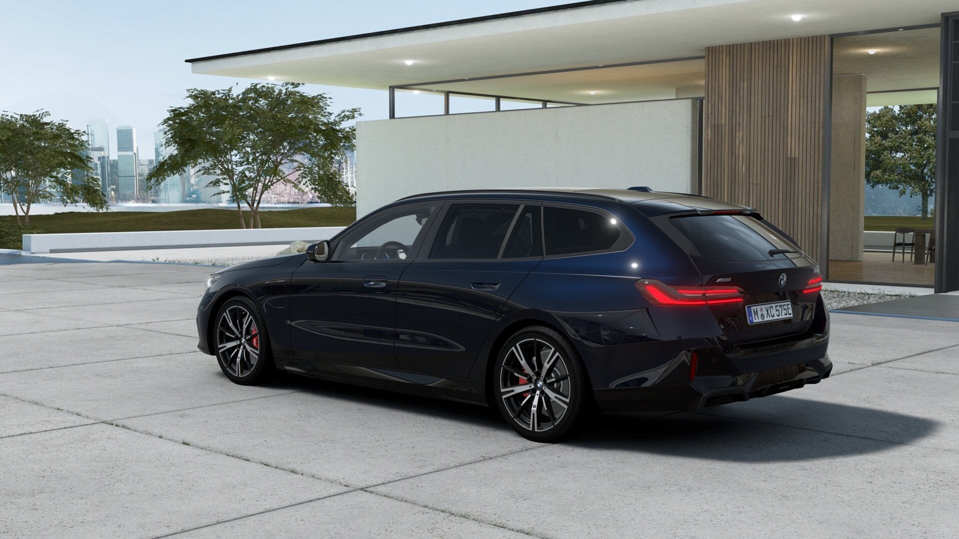 BMW 5 Serie Touring 550e xDrive M Sport Automaat / Panoramad, Automaat, Dealer onderhouden, Zwart, Zwart