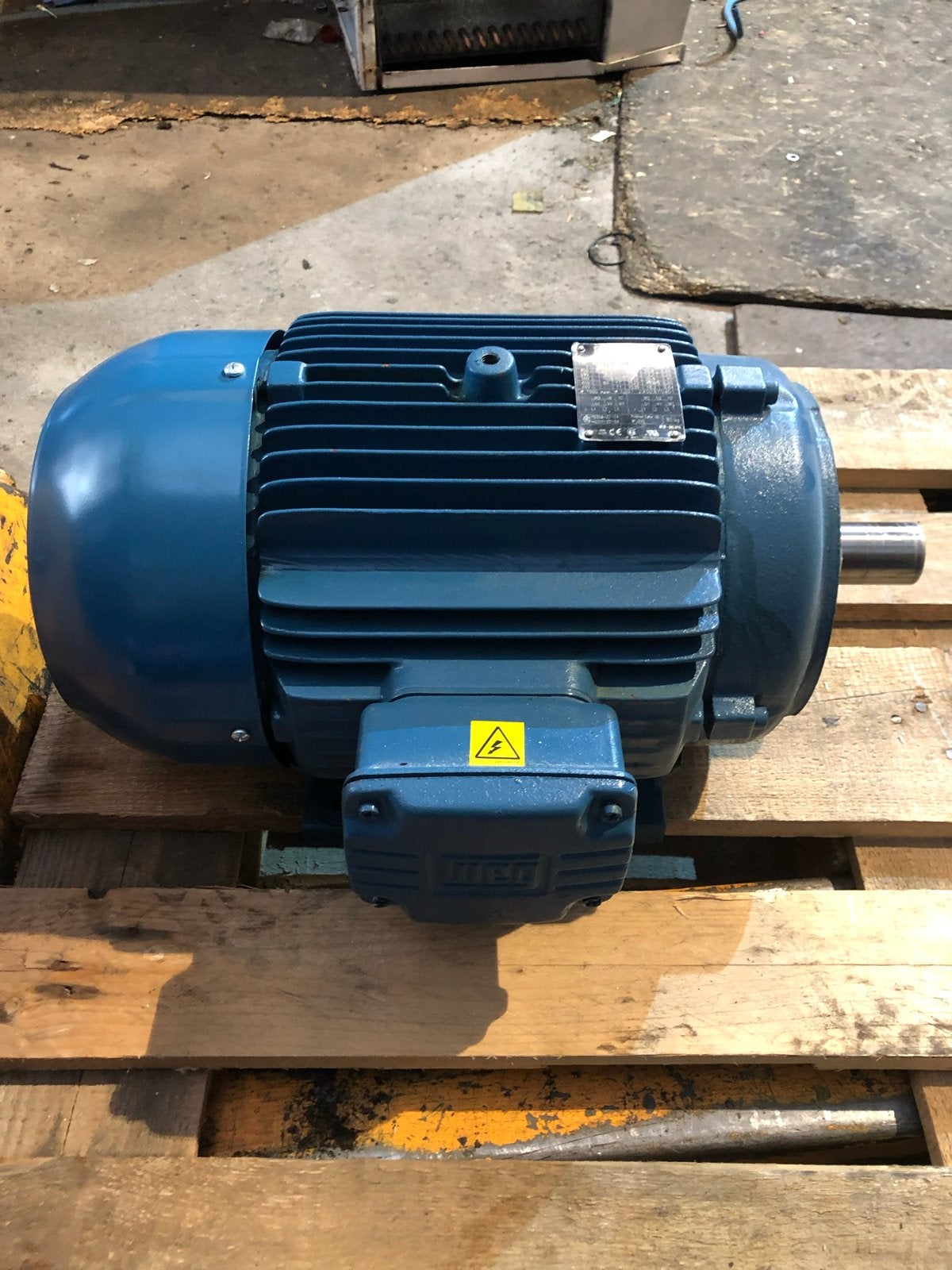 Diverse elektromotoren van 1,1 kW tot 30 kW, Doe-het-zelf en Verbouw, Motoren, Ophalen