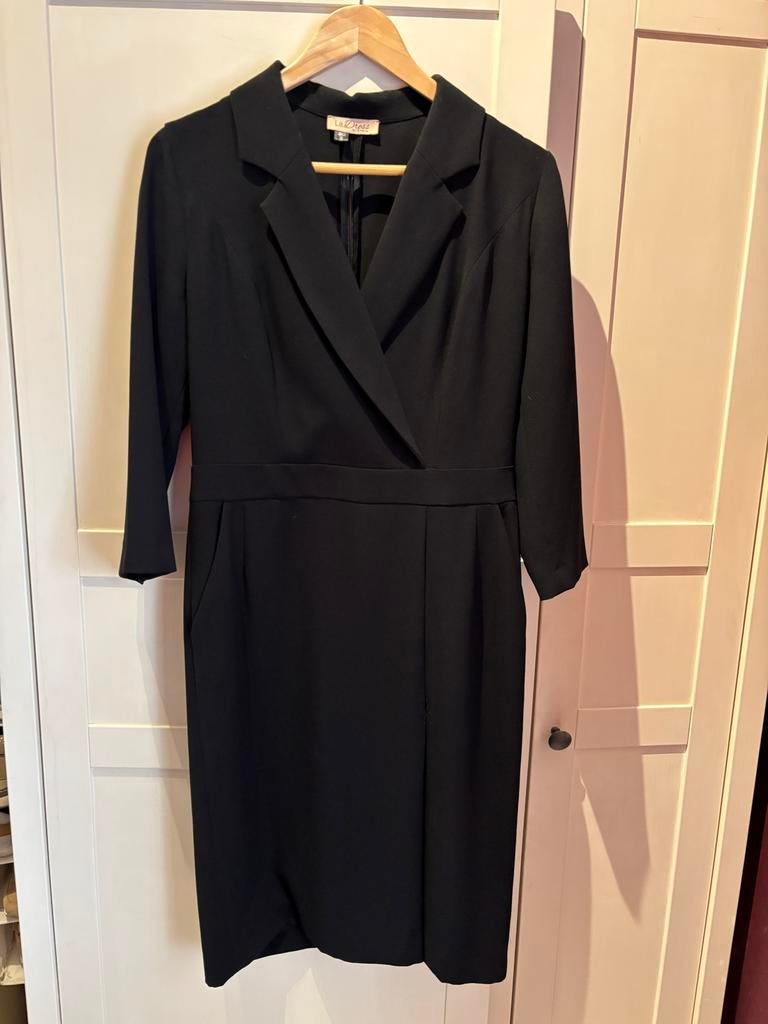 LaDress zwarte getailleerde jurk, maat S, Kleding | Dames, Jurken, Zwart, Ophalen of Verzenden, Zo goed als nieuw, Knielengte