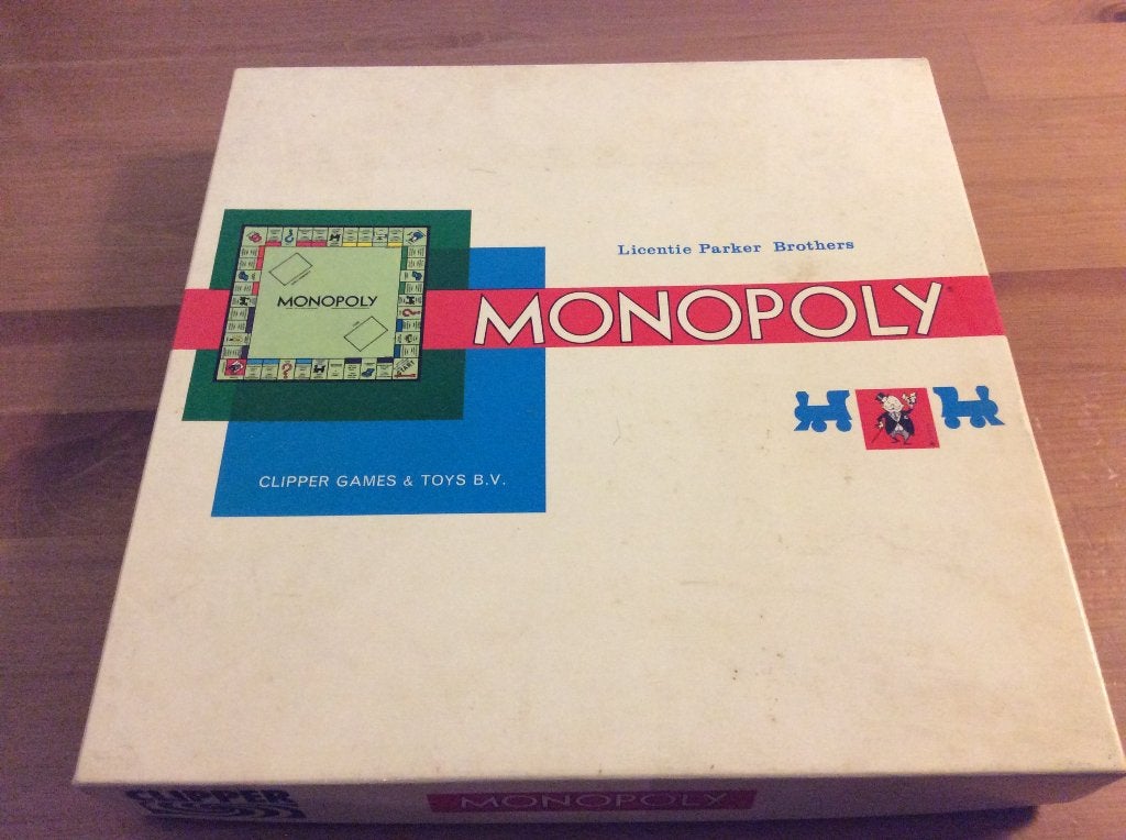 Vintage Monopoly. Licentie Parker Brothers. Clipper games, Vijf spelers of meer, Ophalen of Verzenden, Gebruikt, Clipper
