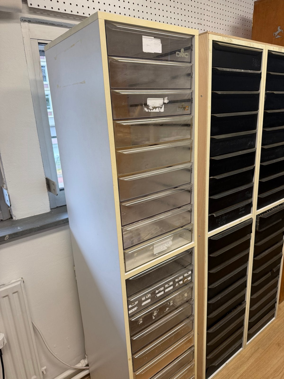 DMC Ladekast met 19 transparante kunststof lades fournituren, Ophalen, Gebruikt, 5 laden of meer, 100 tot 150 cm
