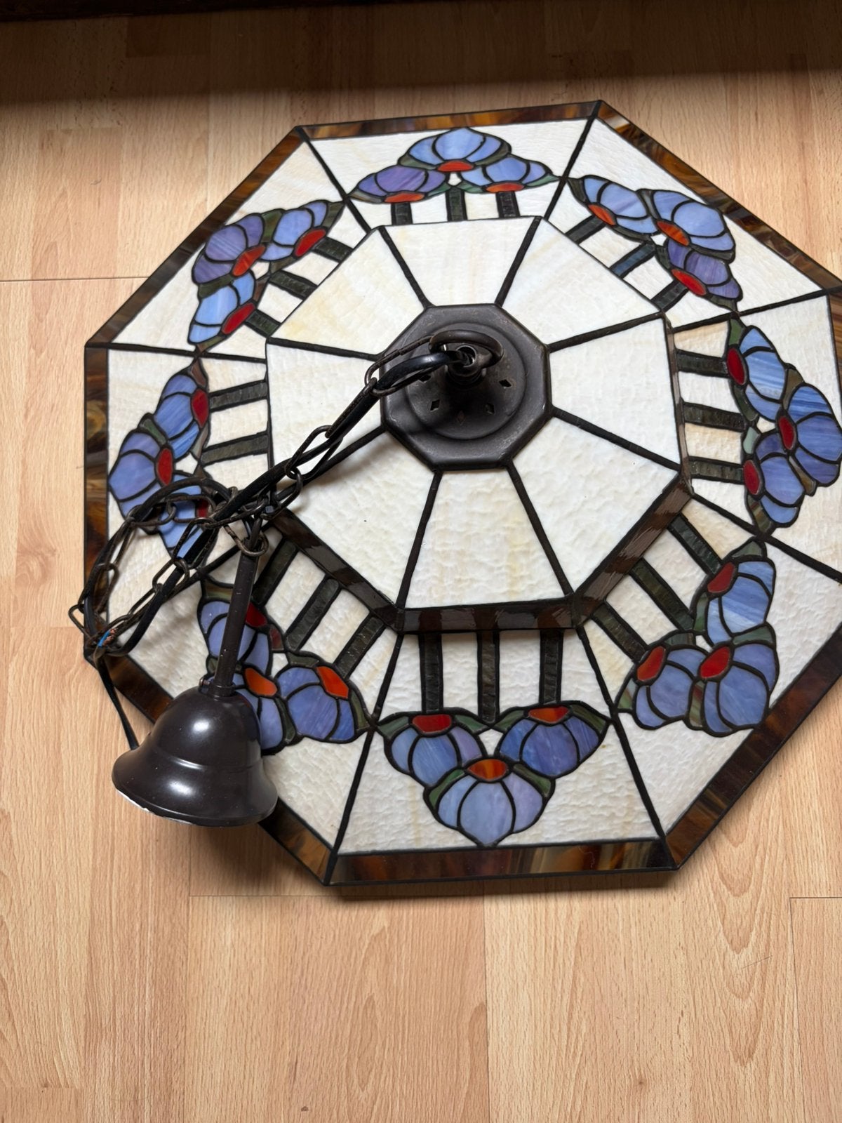 Mooie Tiffany hanglamp, Huis en Inrichting, Lampen | Lampenkappen, Ophalen of Verzenden, Zo goed als nieuw, Hanglamp, Glas