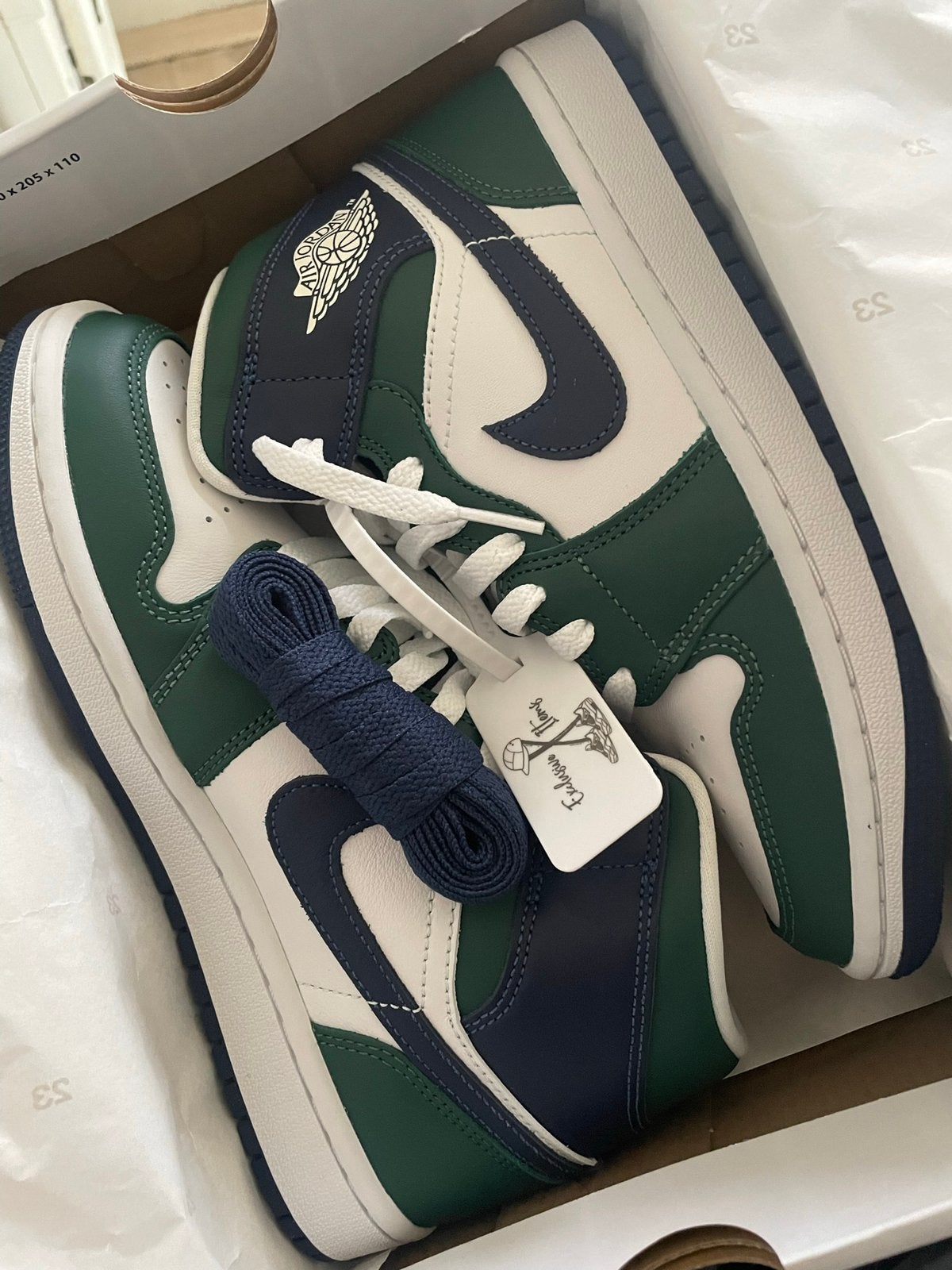 Nike Air Jordan 1 Mid Seahaws 38.5 39 40, Nike, Nieuw, Ophalen of Verzenden, Sneakers of Gympen