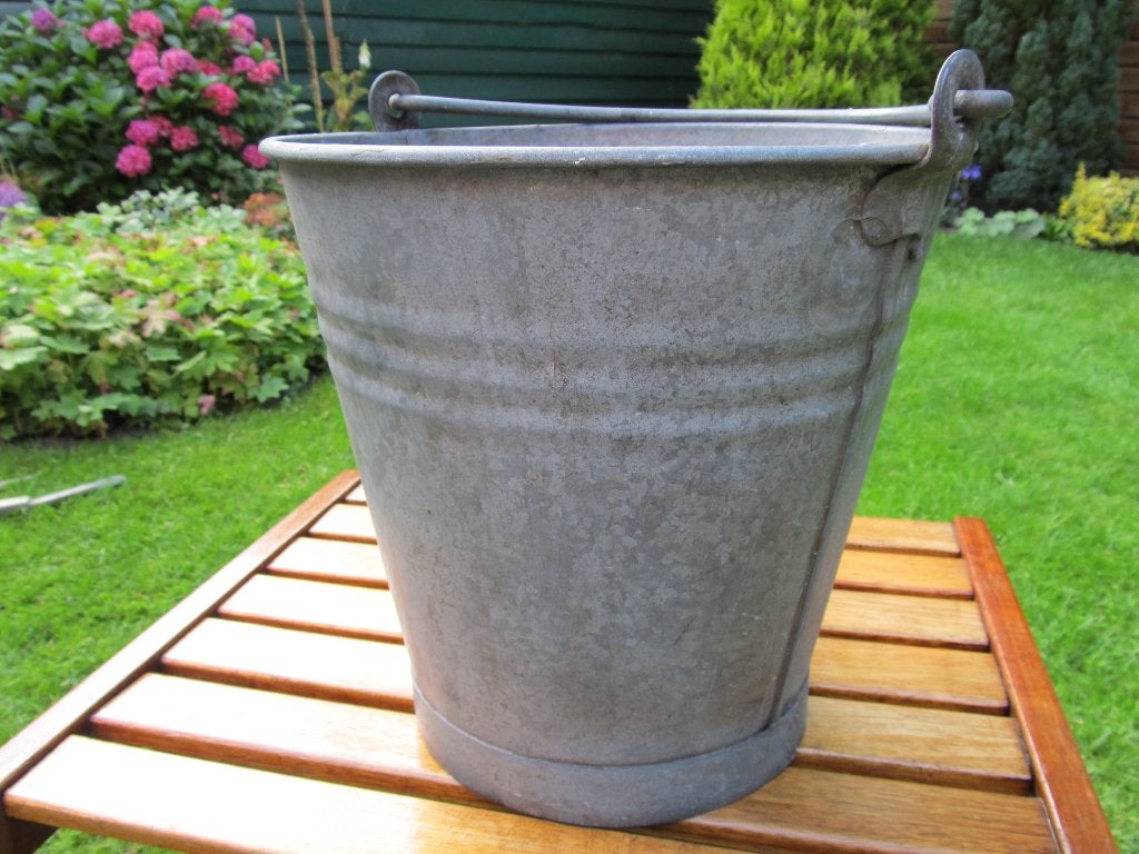 Oude zinken emmer, Antiek en Kunst, Ophalen