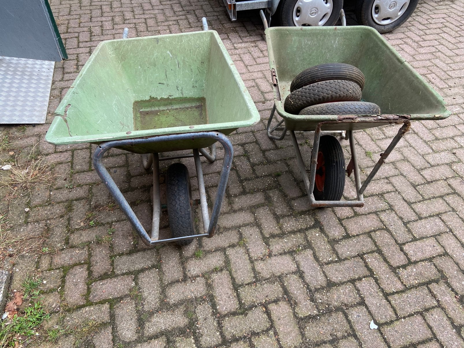 Grote gebruikte (100 L) kruiwagens, Tuin en Terras, Kruiwagens, Ophalen, Gebruikt, Handmatig, Eenwielig