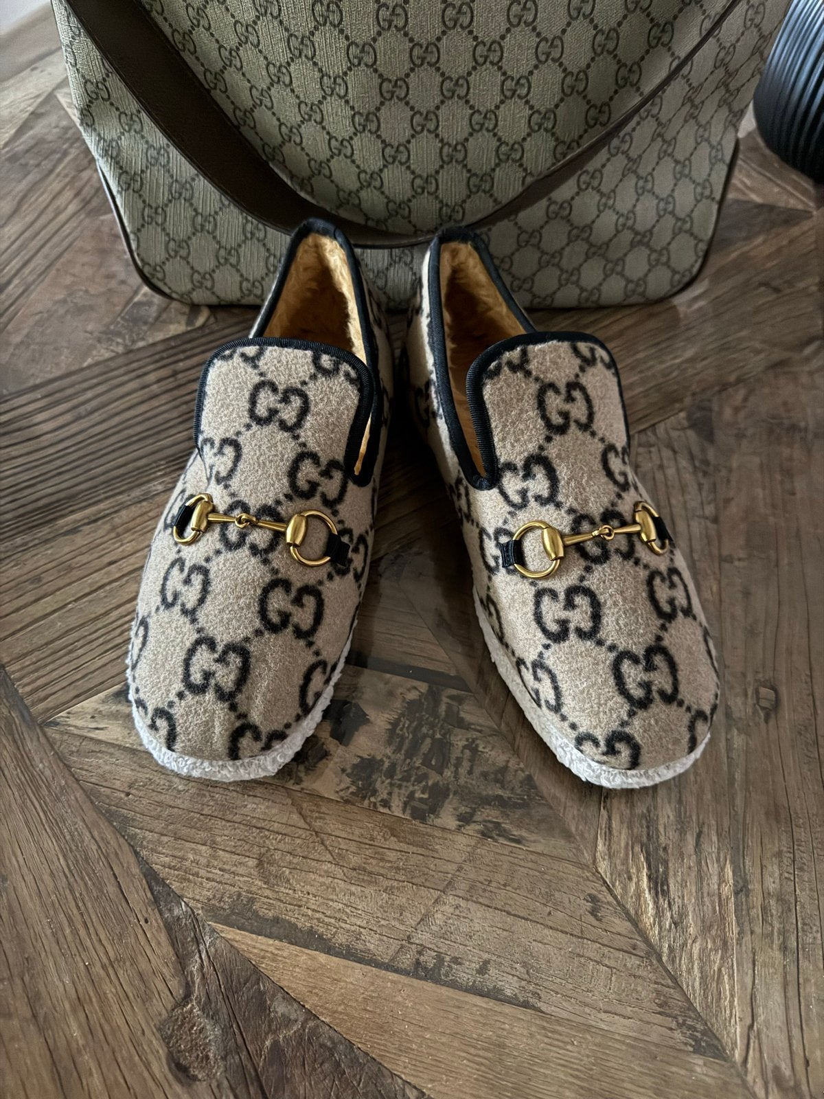 Gucci Loafers - Heerlijk Warm - Maat 40, Ophalen of Verzenden, Zo goed als nieuw, Beige, Instappers