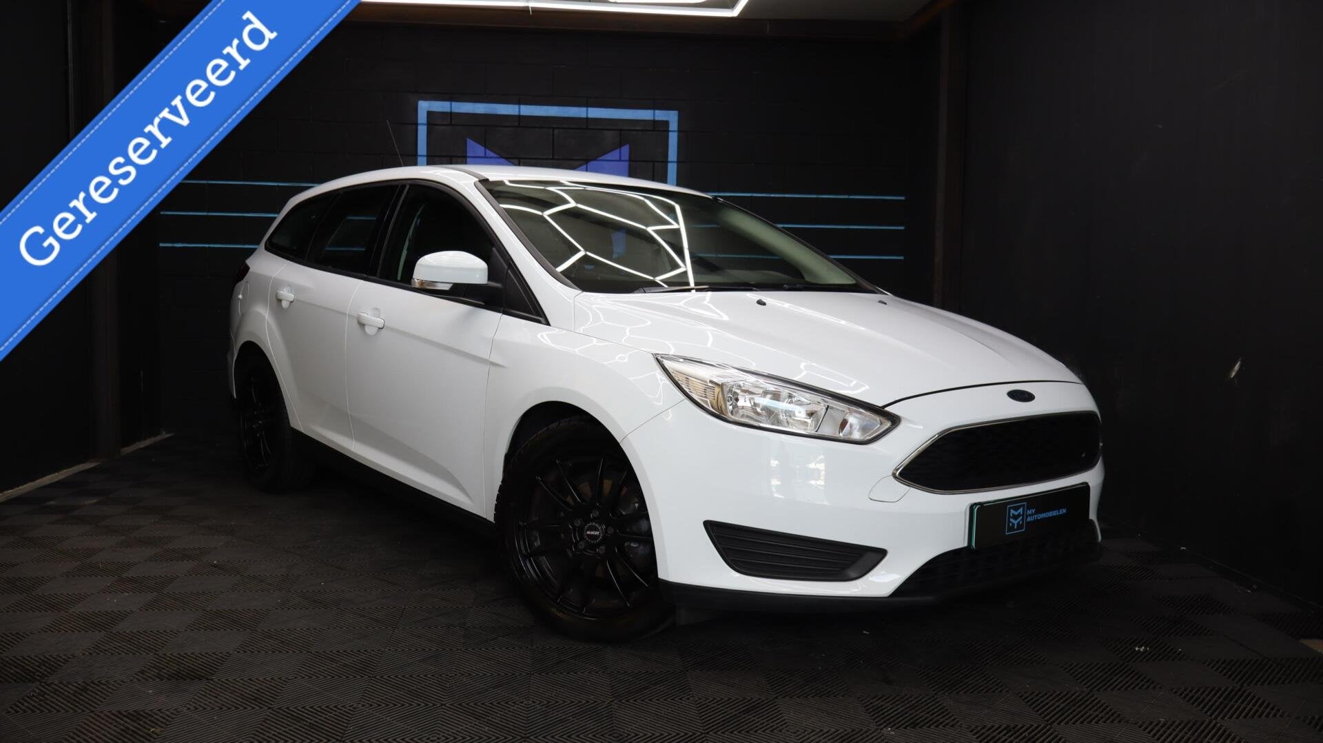Ford Focus Wagon 1.0 / Carplay / nieuwe distributie, Gebruikt, Wit, 999 cc, 57 €/maand