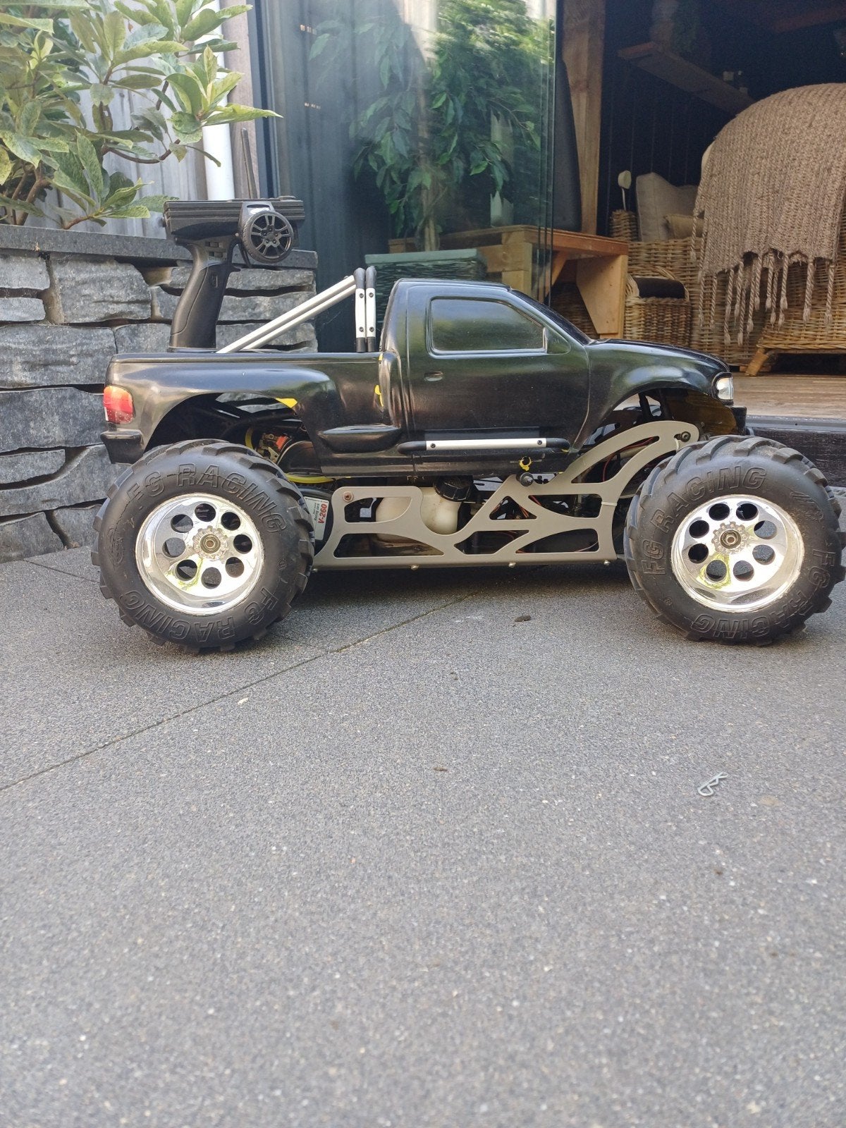 FG Monstertruck RC met verlichting, Hobby en Vrije tijd, Modelbouw | Radiografisch | Auto's, Ophalen, Benzine, Gebruikt, Auto offroad