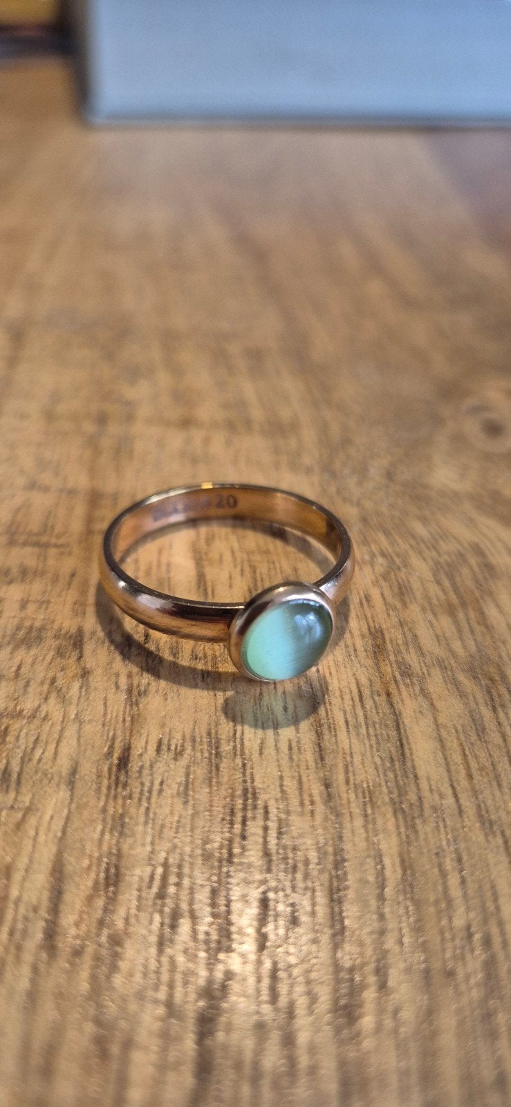 Gouden ixxxi ring met groene kattenoog edelsteen, 20 of groter, Nieuw, Ophalen of Verzenden, Met edelsteen