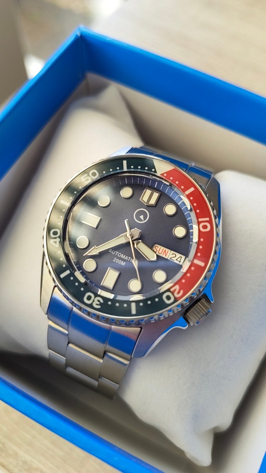 Islander duikhorloge seiko movement SII NH36, Verzenden