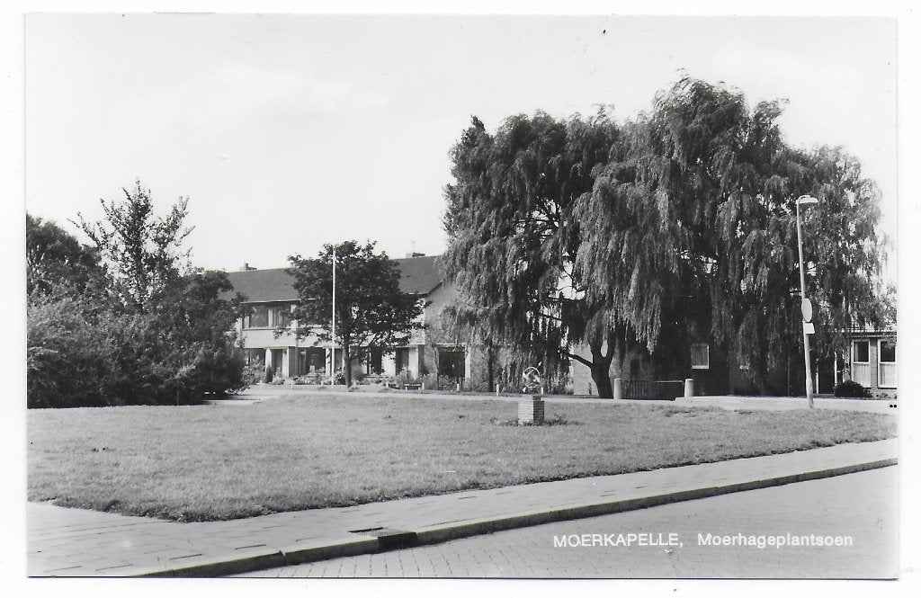 Moerkapelle Moerhageplantsoen Ansichtkaart ( B6936 }, Verzamelen, Ansichtkaarten | Nederland, Ophalen of Verzenden, 1960 tot 1980
