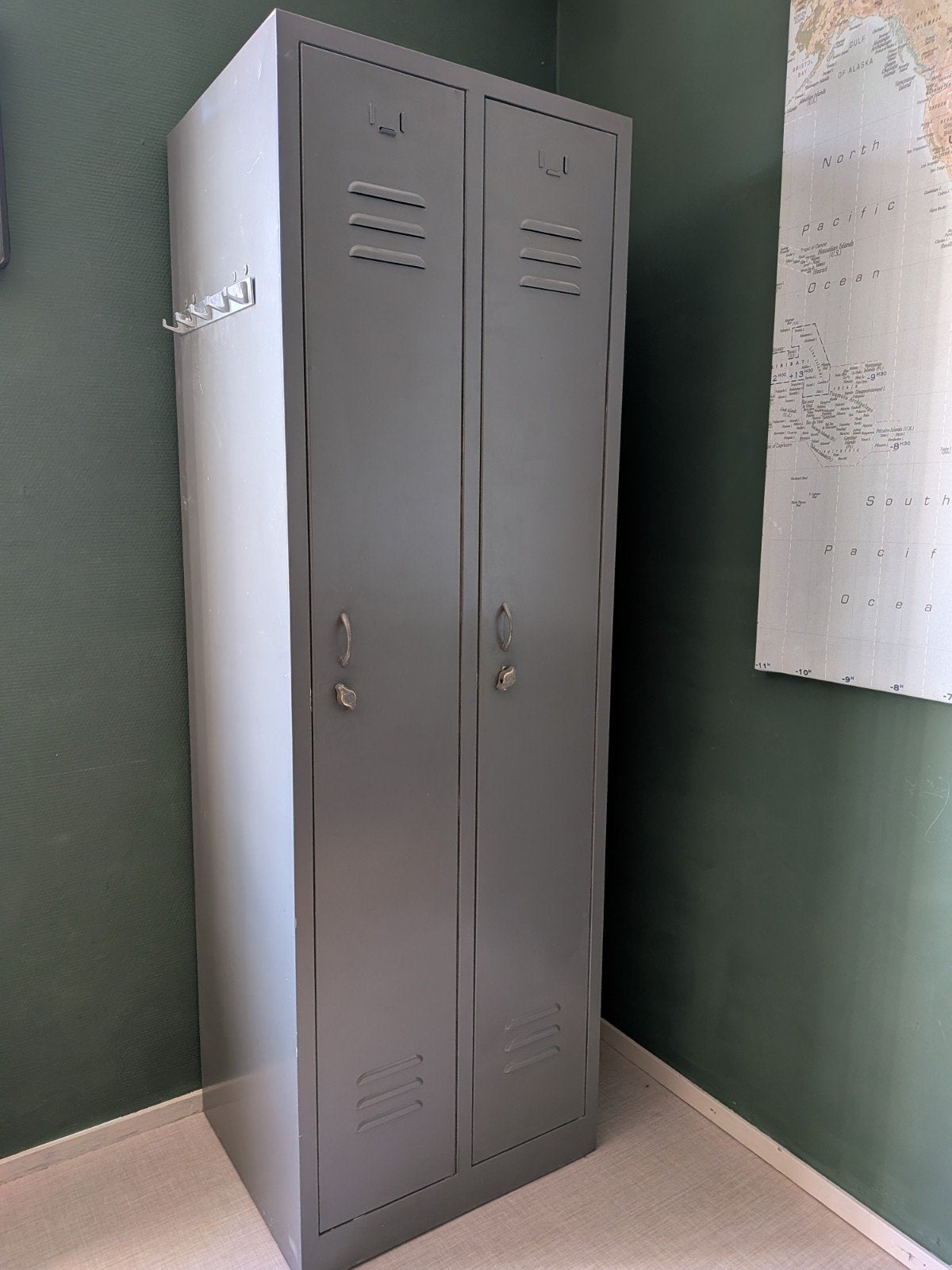 Locker kast grijs kinderkledingkast, Ophalen, Gebruikt
