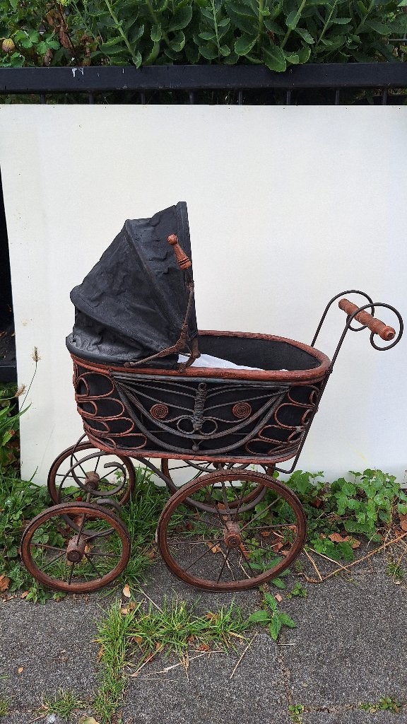 antieke houten poppenwagen met ceramische porseleinen pop, Ophalen, Gebruikt, Overige typen