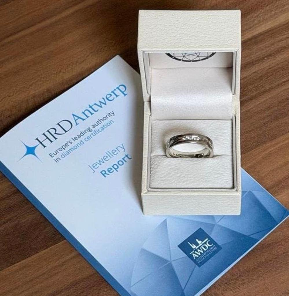 Gouden ring met 15 natuurlijke diamanten en HRD certificaat!, 18 tot 19, Nieuw, Ophalen of Verzenden, Dame of Heer