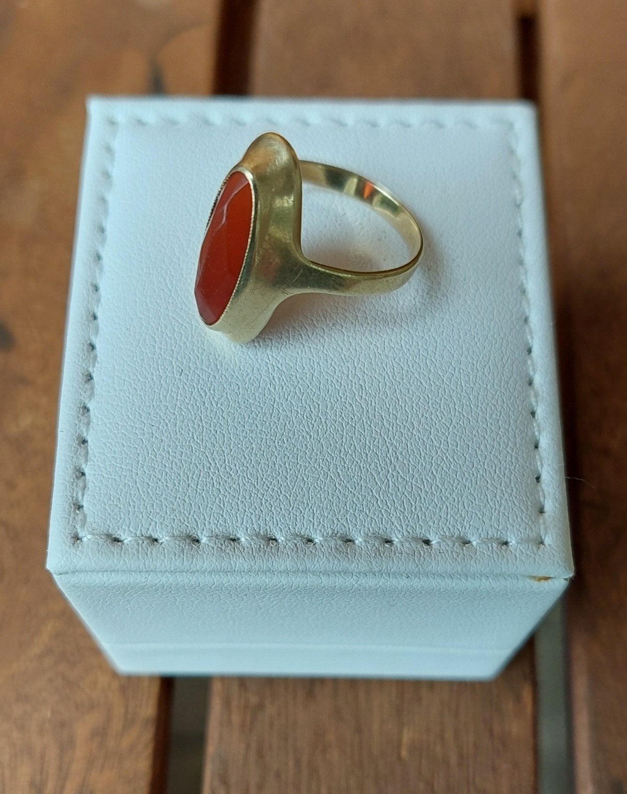 14 karaat gouden ring met carneool, Sieraden, Tassen en Uiterlijk, Ophalen of Verzenden, Zo goed als nieuw, Dame, Goud