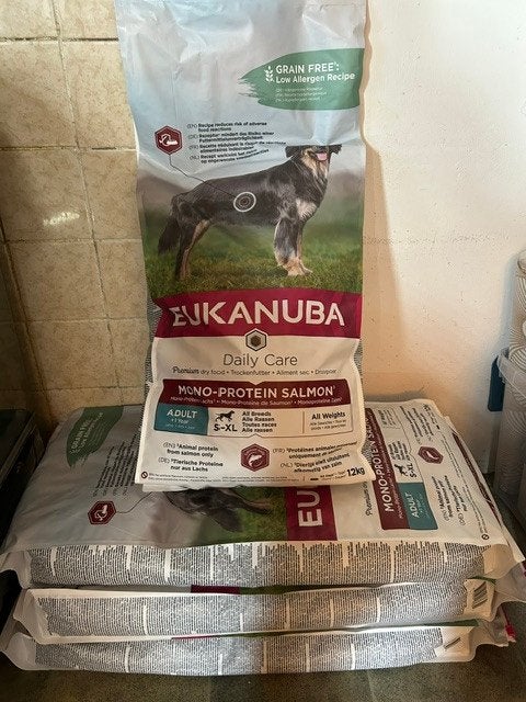Eukanuba mono-protein salmon, Ophalen, Hond