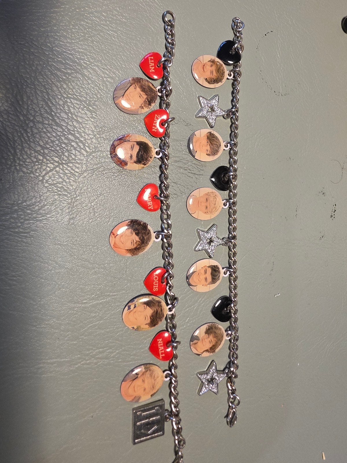 One Direction Harry Styles bedelarmbanden (2 stuks), Overige merken, Overige materialen, Gebruikt, Ophalen of Verzenden