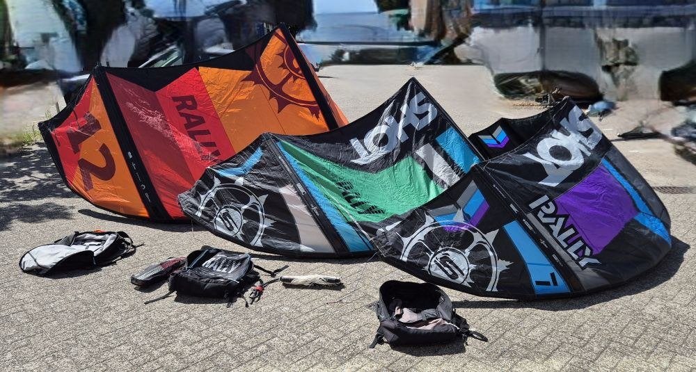 Slingshot RALLY kites 12 + 9 + 7 mtr incl. 3 barren, Ophalen, Kitesurf-set, Geen board, Zo goed als nieuw