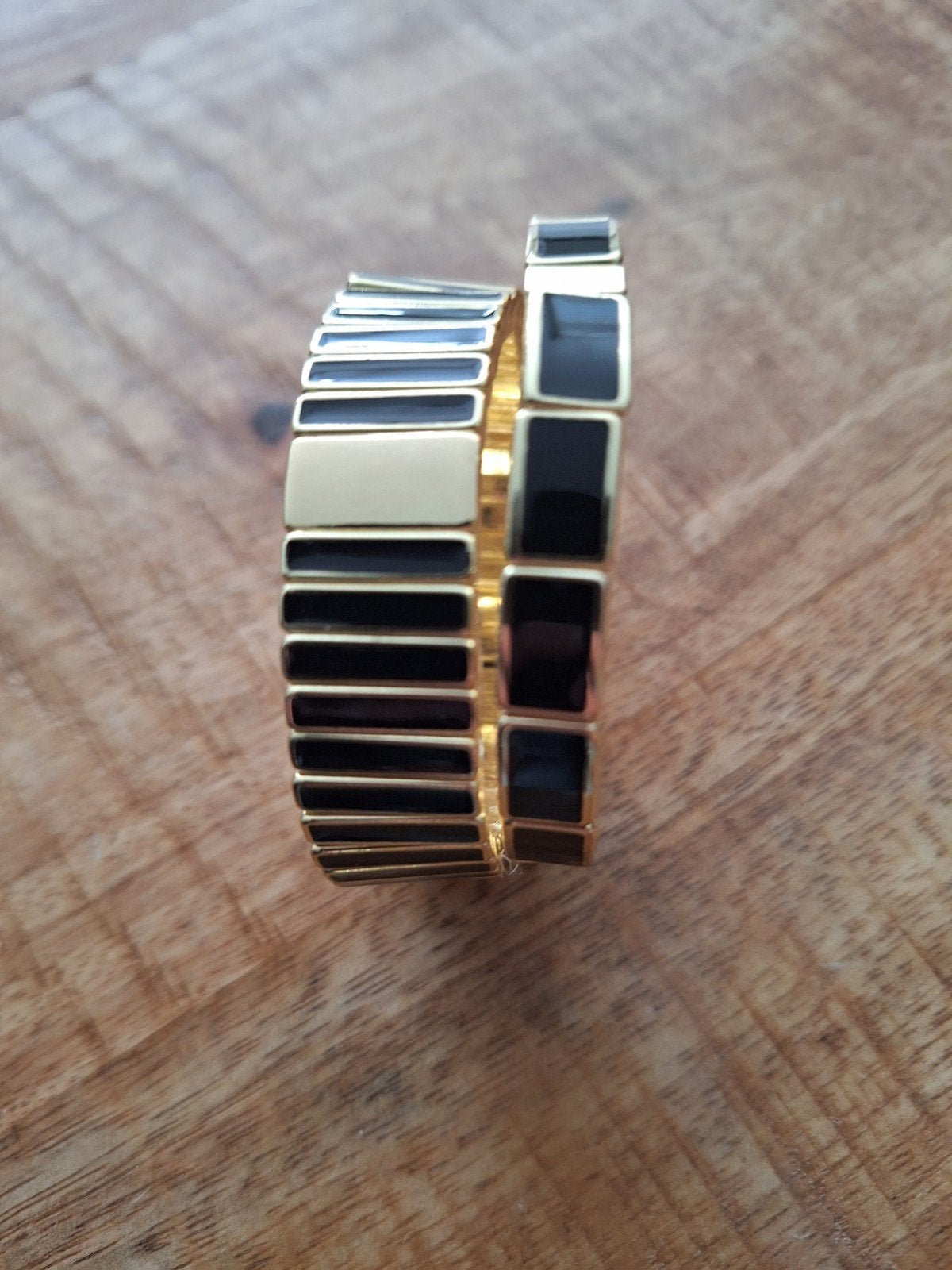 Dames armbanden zwart goud kleurige, Ophalen of Verzenden, Nieuw, Zwart, Overige materialen