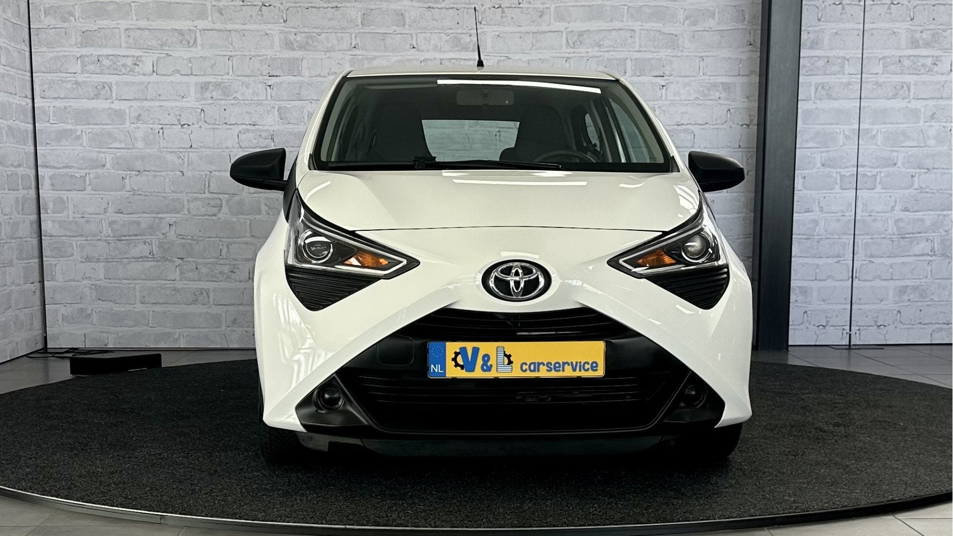 Toyota Aygo 1.0 VVT-i x-fun / Airco / Cruise (bj 2020), Auto's, Voorwielaandrijving, Stof, Gebruikt, 4 stoelen