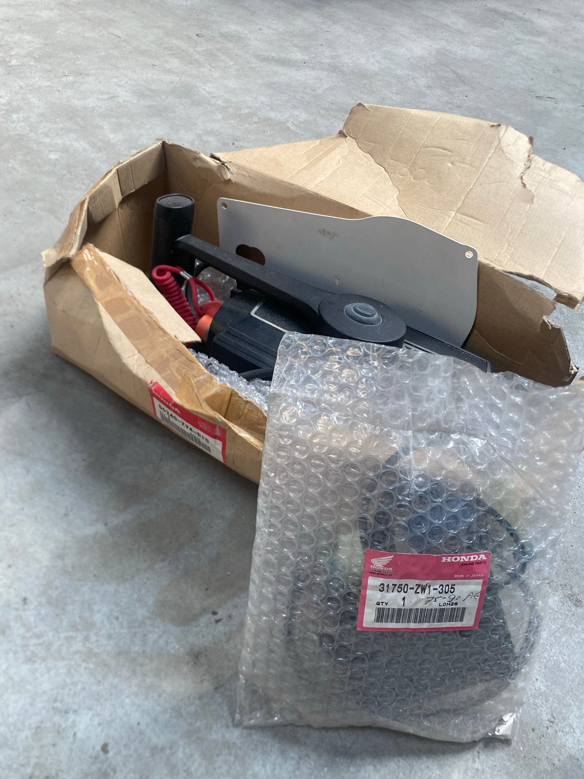 Nieuwe Honda motorbediening 31750-ZW1-305, Ophalen, Nieuw
