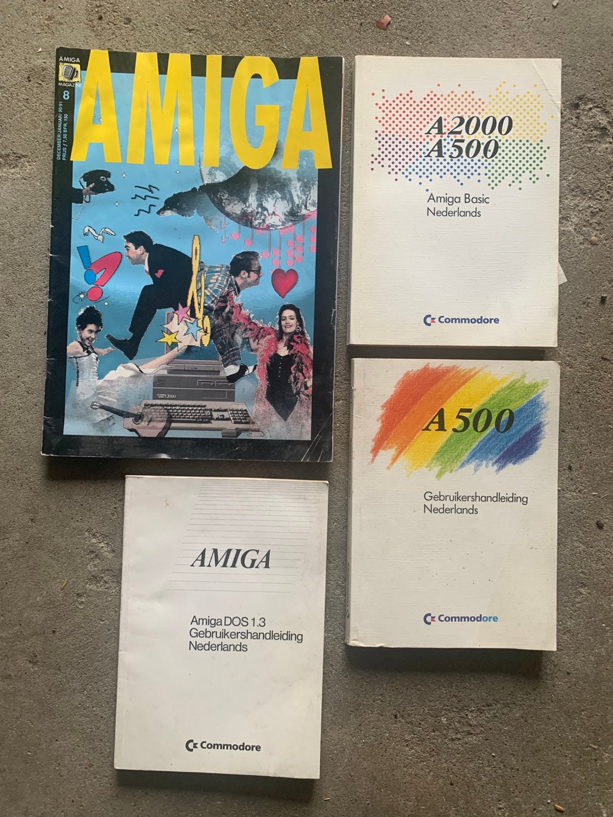 Commodore Amiga handleiding boekjes + magazine, Computers en Software, Vintage Computers, Ophalen of Verzenden