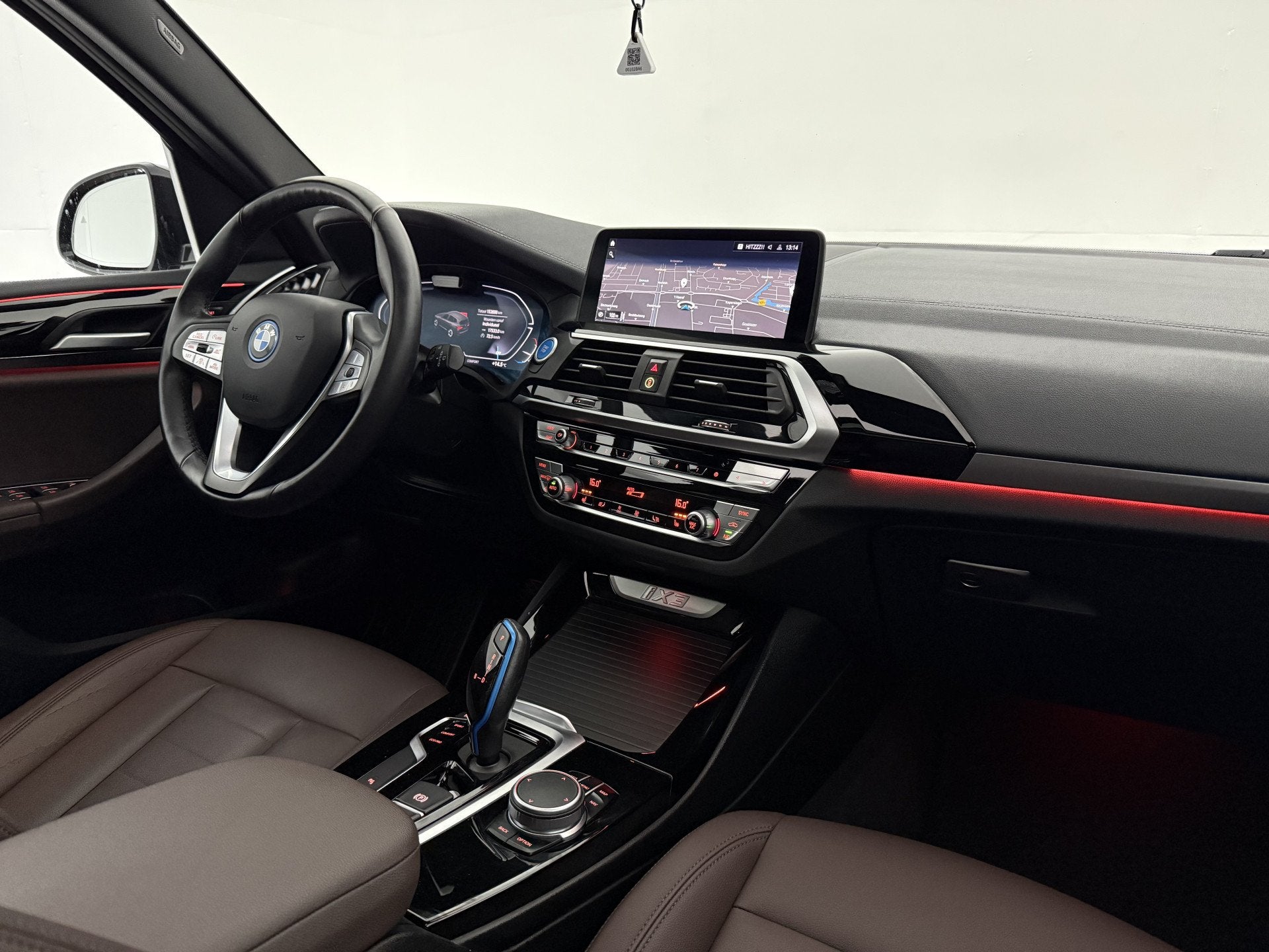 Foto 32 van BMW iX3 Executive 80 kWh | Snelladen | SOH 91% | Pano | Came