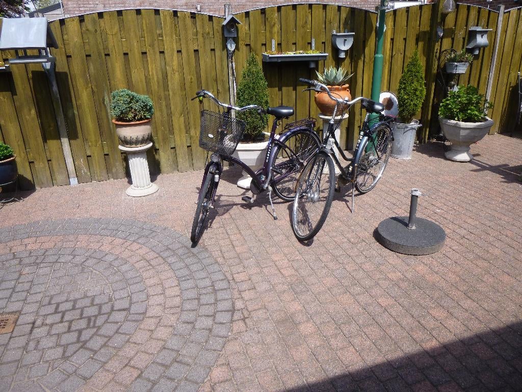 tekoop 2 damesfietsen opstappen en fietsen zie foto, Ophalen, Gebruikt, Trommelrem, Overige merken