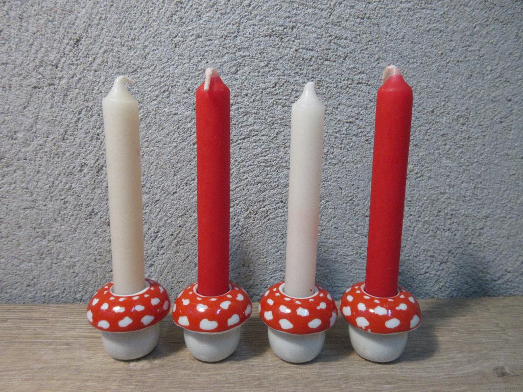 Porseleinen paddenstoelen kaarsenstandaards, Ophalen of Verzenden, Gebruikt, Overige materialen, Kandelaar