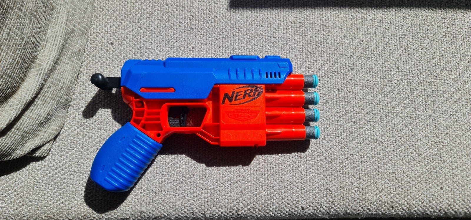 Nerf gun met 4 pijltjes - snel en sterk schieten, Ophalen, Zo goed als nieuw