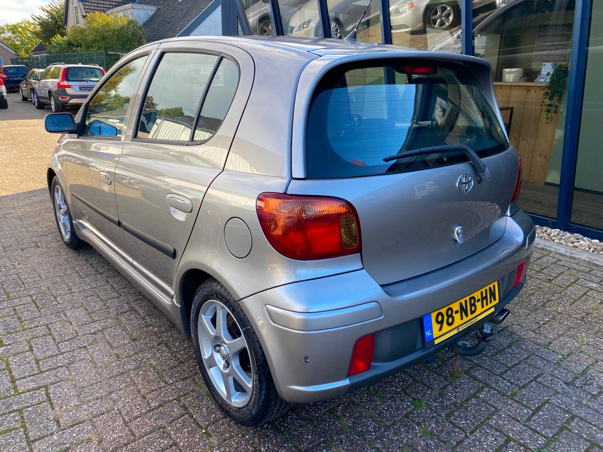 Toyota Yaris 1.5 VVT-i T-Sport 5-Deurs & Airco, Auto's, Dealer onderhouden, 1497 cc, 4 cilinders, 400 kg