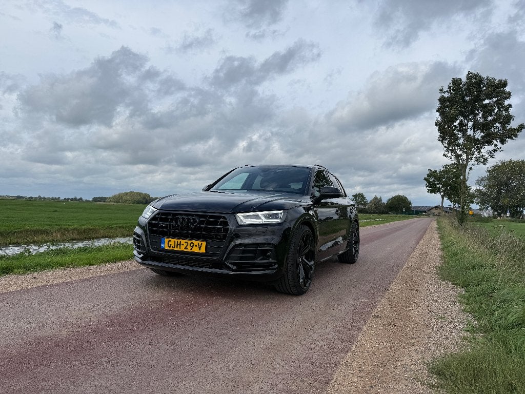 Audi Q5 55 Tfsi e Quattro 367pk S Tronic 2021 Zwart R22, Auto's, Automaat, 2005 kg, 1750 kg, Zwart