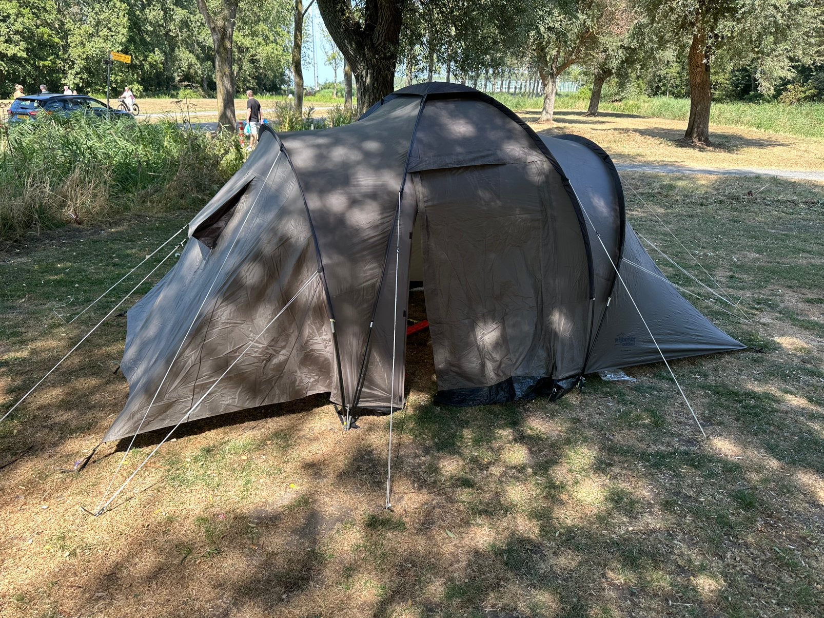 Vrijbuiter outdoor Korfoe 4-persoons koepeltent, Ophalen, Gebruikt, Tot en met 4