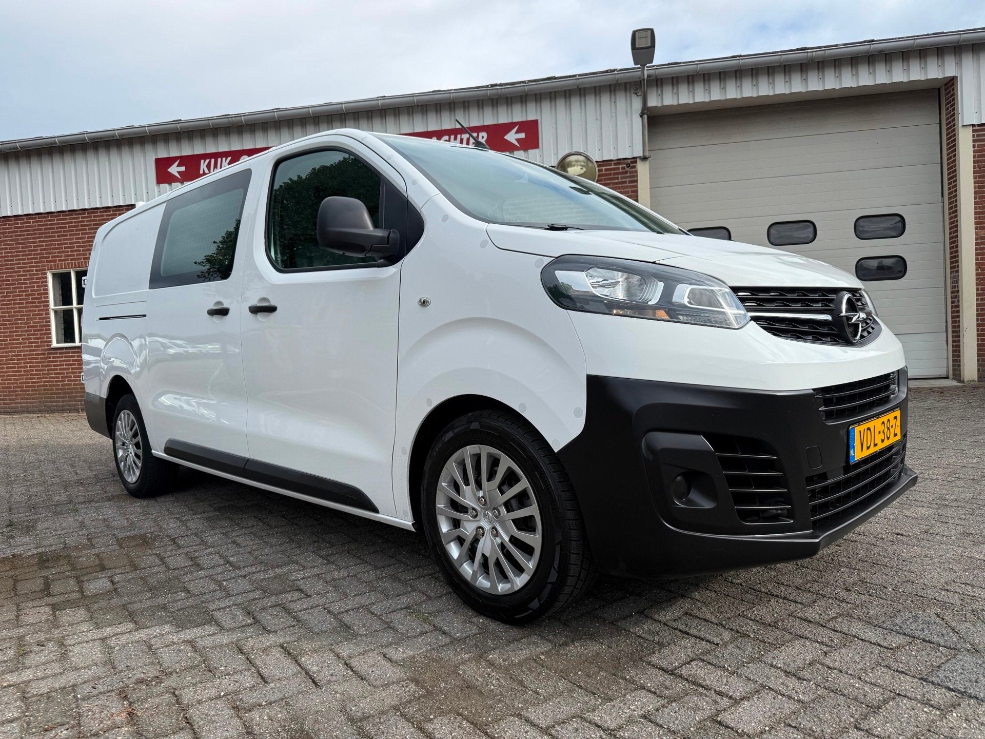 Opel Vivaro 1.5 CDTI L3H1 Edition euro 6 airco cruise, Auto's, Voorwielaandrijving, Gebruikt, Euro 6, 4 cilinders
