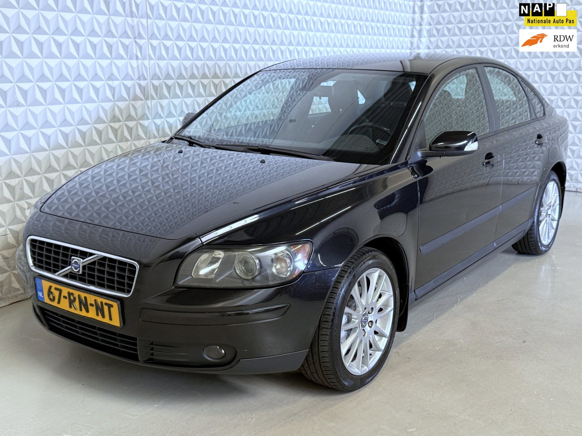Volvo S40 1.8 Kinetic Airco Cruise TREKHAAK / 183.000km (200, Auto's, Voorwielaandrijving, Gebruikt, 4 cilinders, Zwart