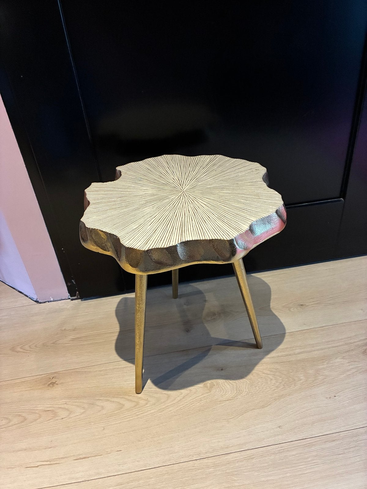Set van 2 gouden bijzettafels, 45 tot 60 cm, Metaal of Aluminium, Zo goed als nieuw, Overige vormen
