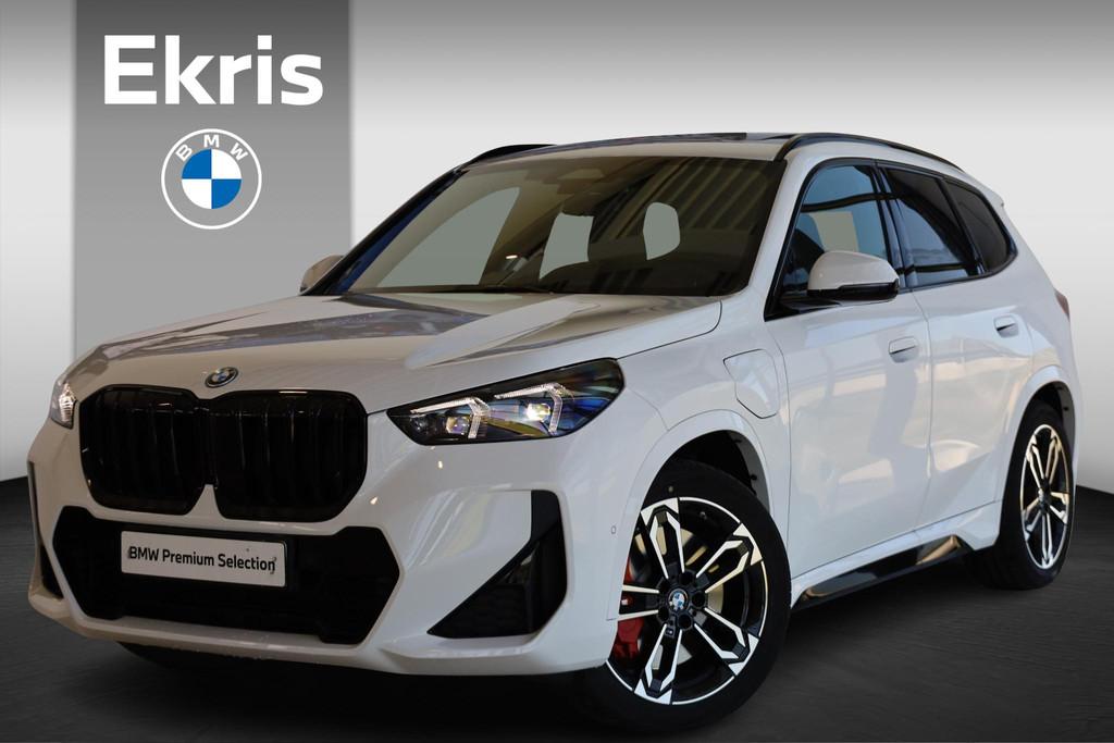 BMW X1 xDrive25e | M Sportpakket Pro | Panorama Dak | Comfor, Auto's, BMW, Stof, Bedrijf, Vierwielaandrijving, Hybride Elektrisch/Benzine