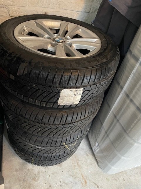 Originele BMW 3 serie winterbanden - Continental Runflat 16', Auto-onderdelen, Gebruikt, 16 inch, Banden en Velgen, Personenwagen