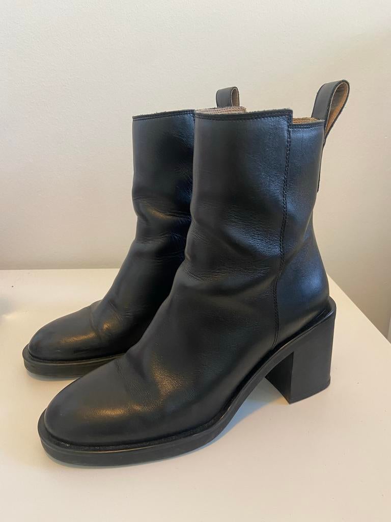 Hugo Boss Enkellaarsjes Zwart Leer Maat 38, Kleding | Dames, Ophalen of Verzenden, Zo goed als nieuw, Zwart, Lage of Enkellaarzen