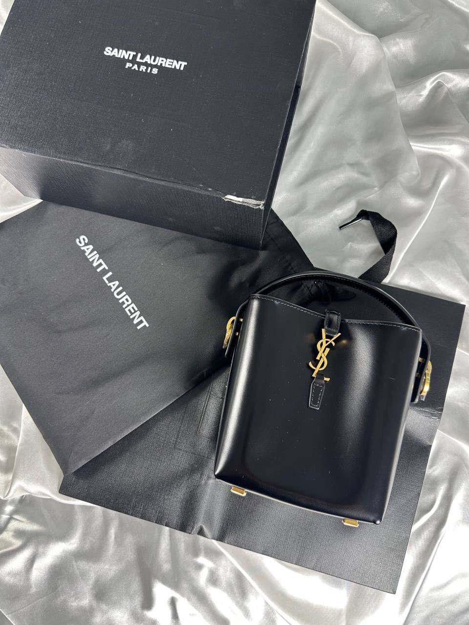 Ysl bucktet bag small, Ophalen of Verzenden, Zo goed als nieuw, Zwart, Schoudertasje