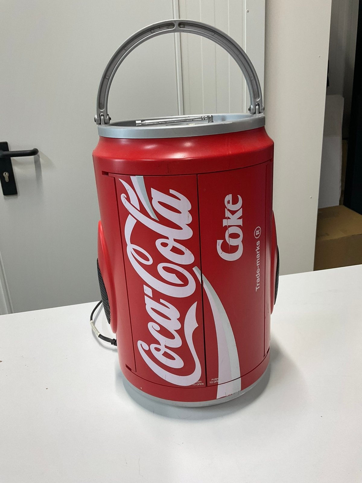 Coca-Cola radio met cassette in heel groot blik zeer mooi, Ophalen, Zo goed als nieuw