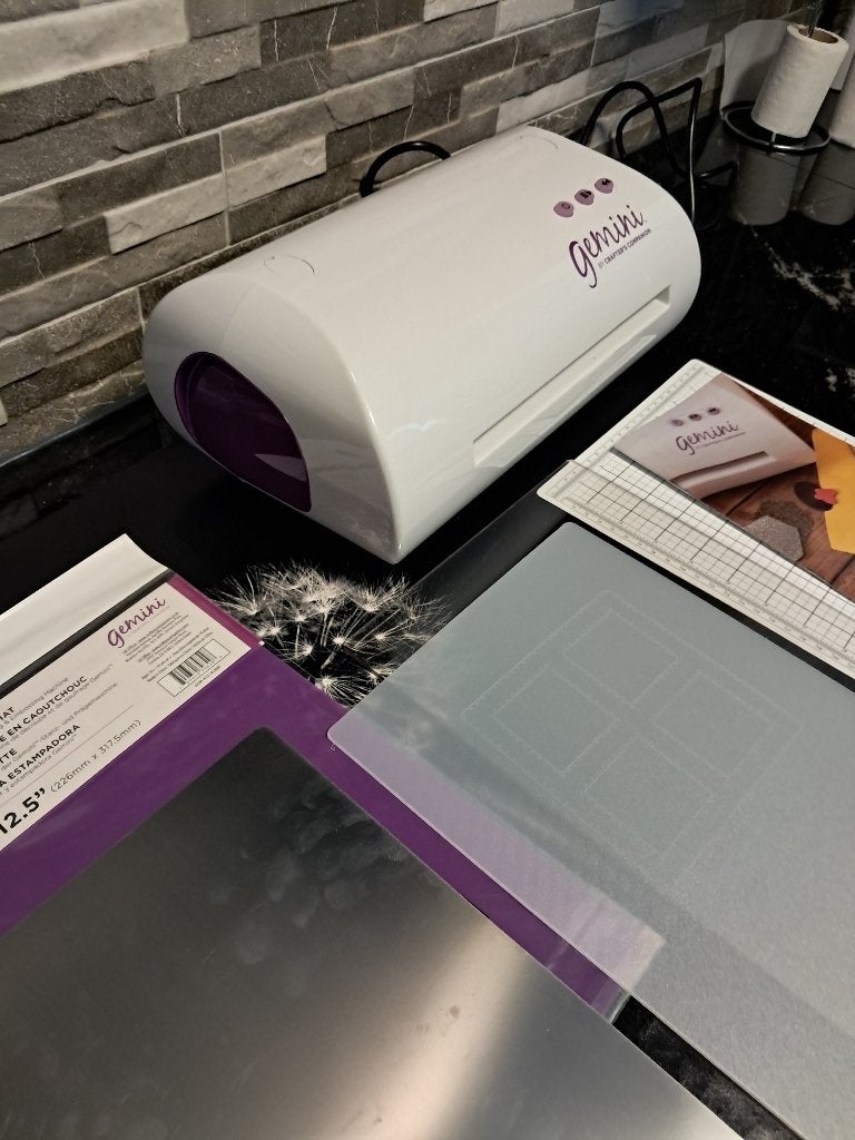 Gemini Embossing aparaat, Hobby en Vrije tijd, Kaarten | Zelf maken, Ophalen, Zo goed als nieuw, Overige thema's, Pons of Mal
