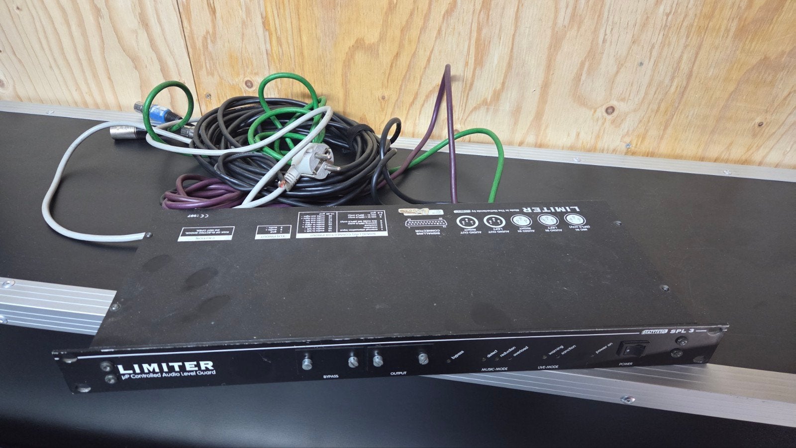 Dateq SPL 3 Limiter - Geluidsbegrenzer, Ophalen of Verzenden, Gebruikt, Minder dan 5 kanalen, Microfooningang