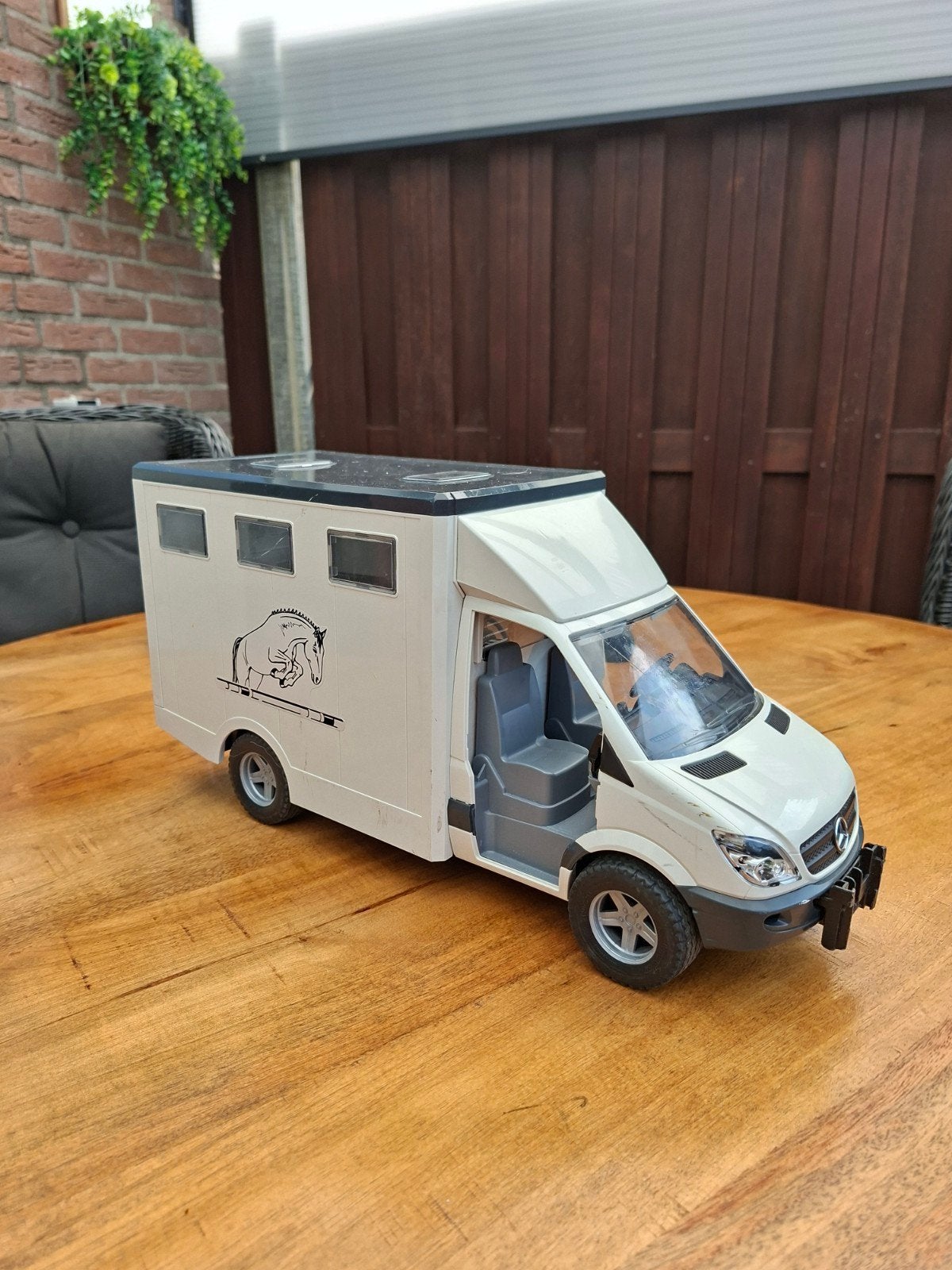Bruder auto paarden trailer en vuilniswagen, Kinderen en Baby's, Speelgoed | Speelgoedvoertuigen, Ophalen, Gebruikt