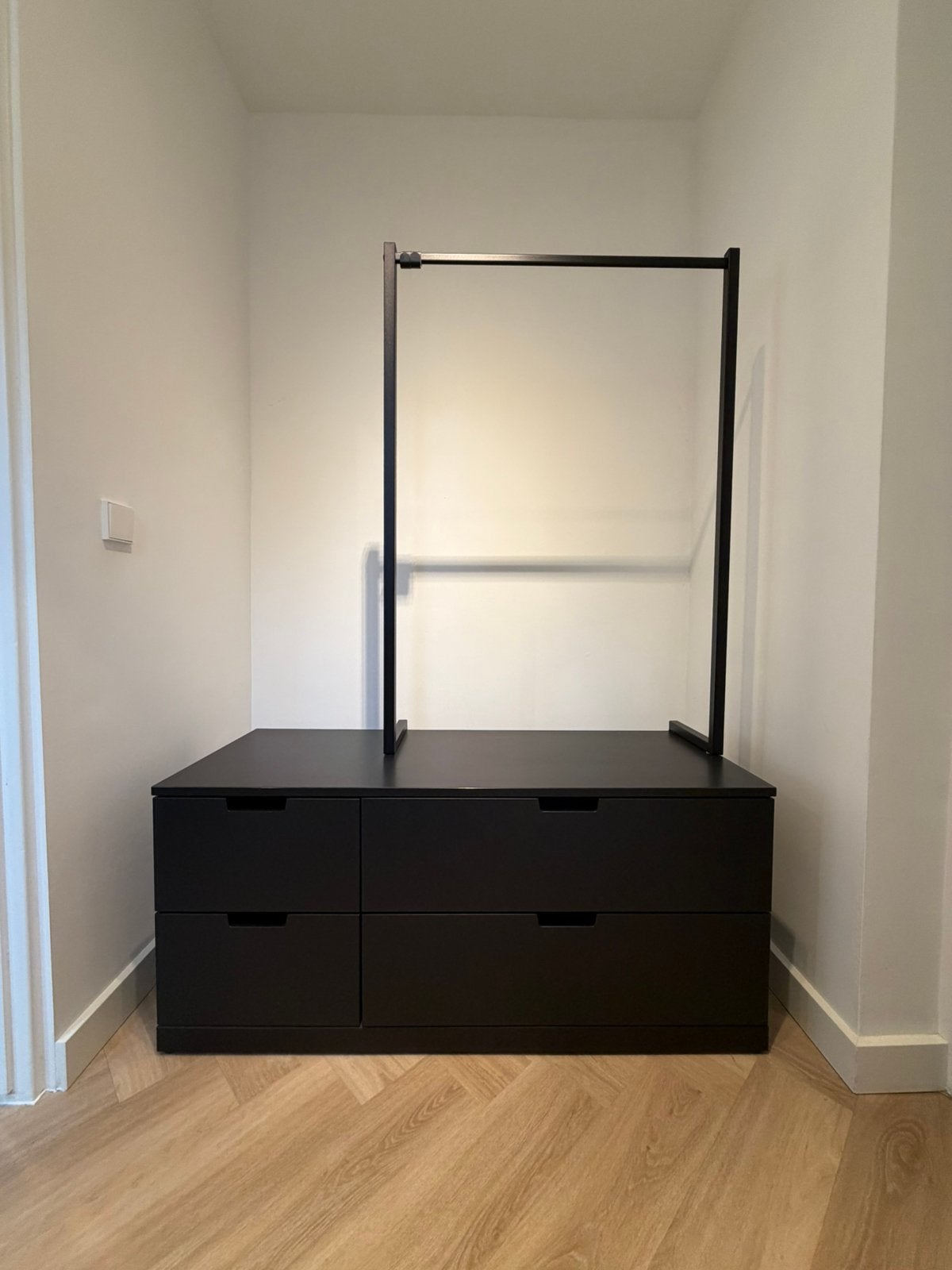 IKEA NORDLI ladekast met kledingroede – antraciet –, Ophalen, 100 tot 150 cm, Zo goed als nieuw, 3 of 4 laden