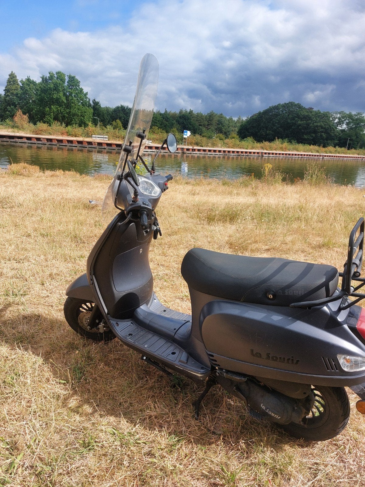 La Souris scooter  uit 2020 met alarm, Fietsen en Brommers, Snorfietsen en Snorscooters, Ophalen of Verzenden, Zo goed als nieuw