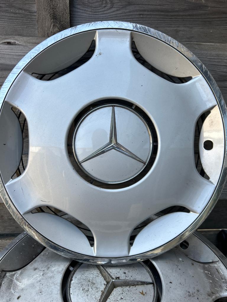 3x Mercedes W124 wieldoppen / velgdeksels, Ophalen, Gebruikt