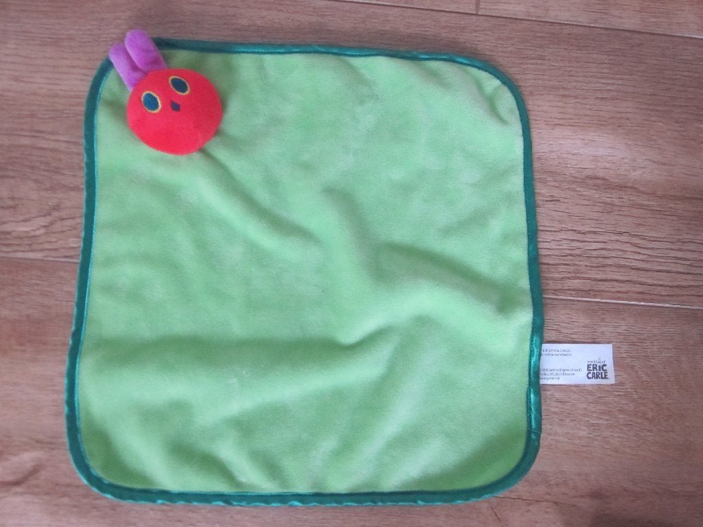 World of Eric Carle groen pluche doekje rupsje nooitgenoeg, Kinderen en Baby's, Speelgoed | Knuffels en Pluche, Overige merken