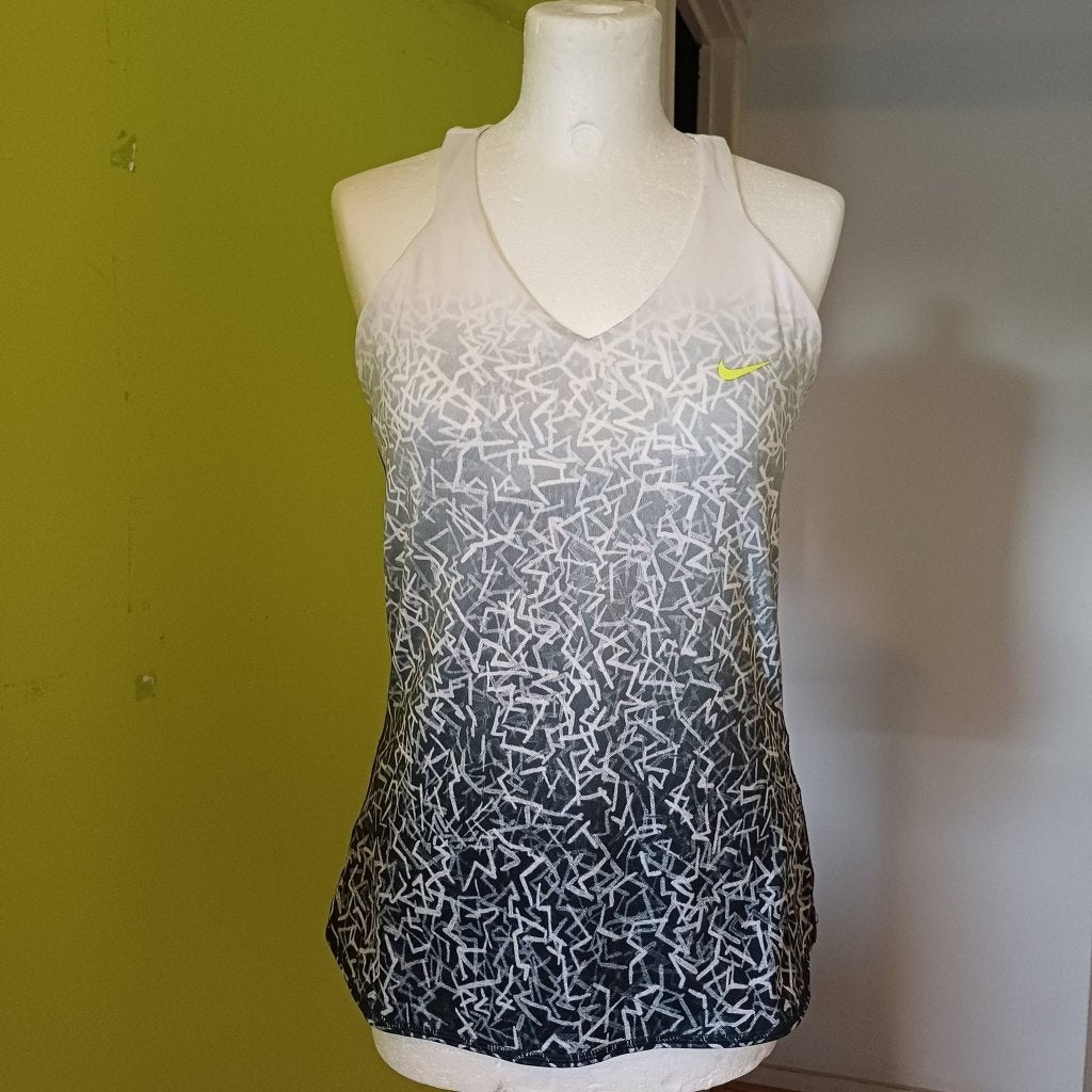 Nike tanktop maat M, Kleding | Dames, Maat 38/40 (M), Overige kleuren, Nike, Ophalen of Verzenden