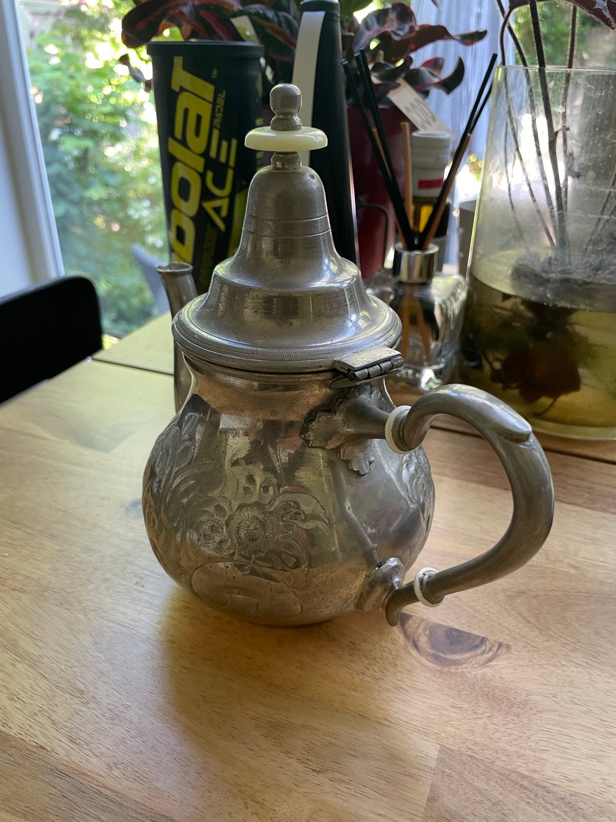 Zilverkleurige Marokkaanse Theepot met Arabische Gravures, Ophalen of Verzenden, Zilver